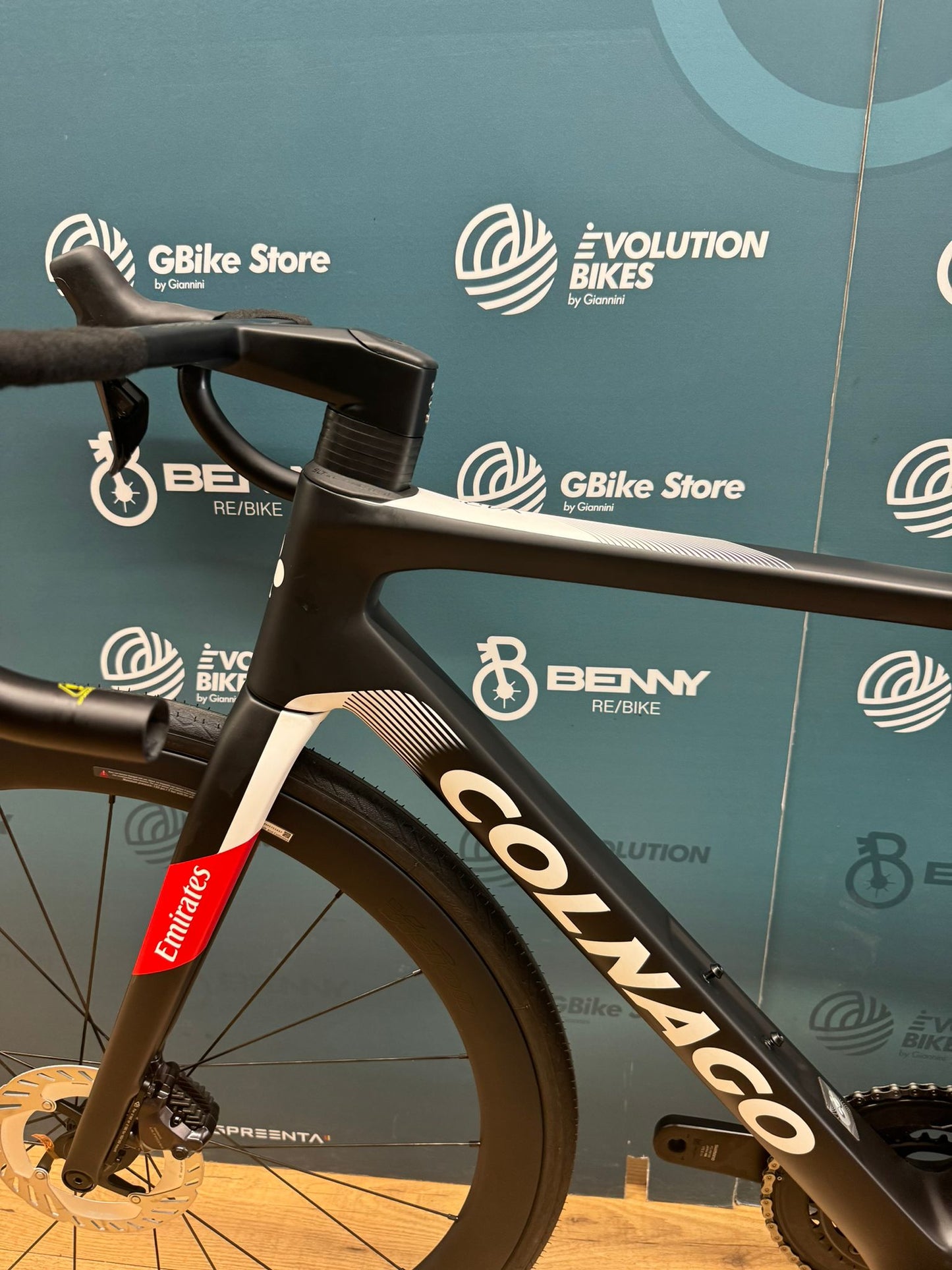 Colnago V4RS UAE EMIRATES Taille 485 - Test de démonstration