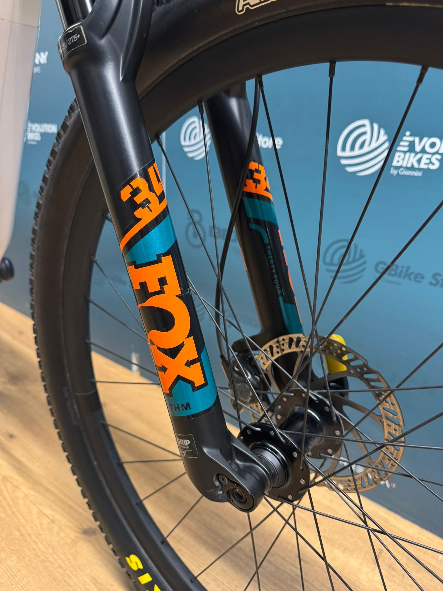 Megamo Piste XX1 Taille M - Utilisé