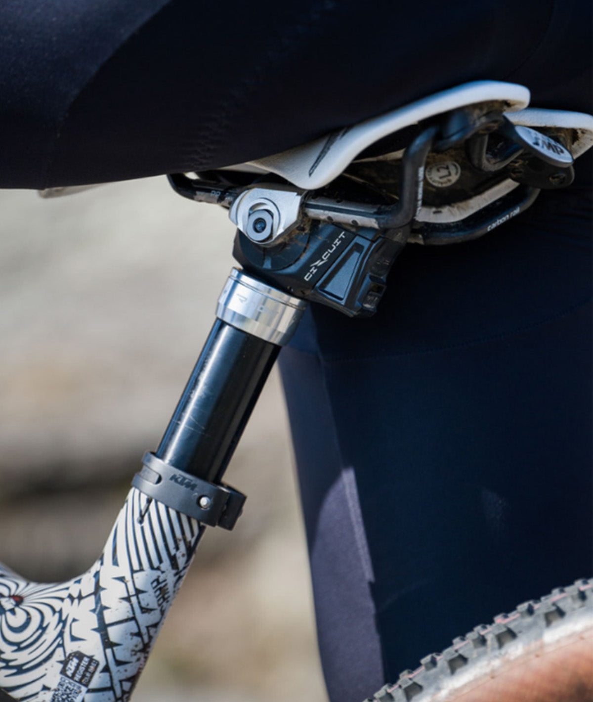 Tige de selle télescopique KS Rage Circuit 30,9 x 505 mm avec batterie, chargeur et télécommande