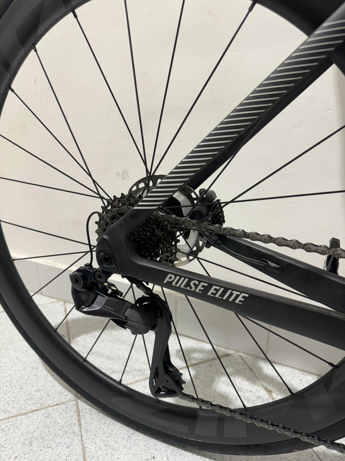 Megamo Pulse Elite 05 ZIPP 303S Mărimea S - Folosit