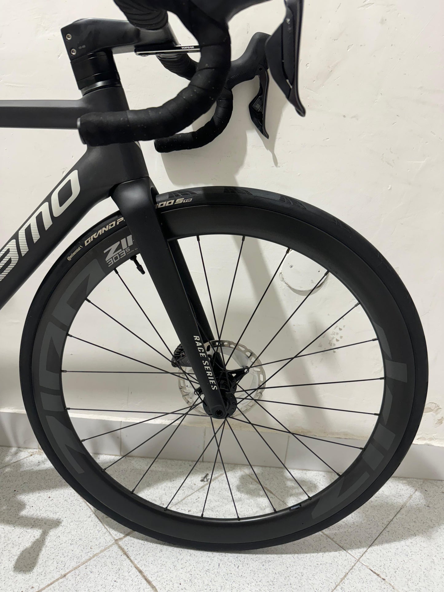 Megamo Pulse Elite 05 ZIPP 303S Mărimea S - Folosit