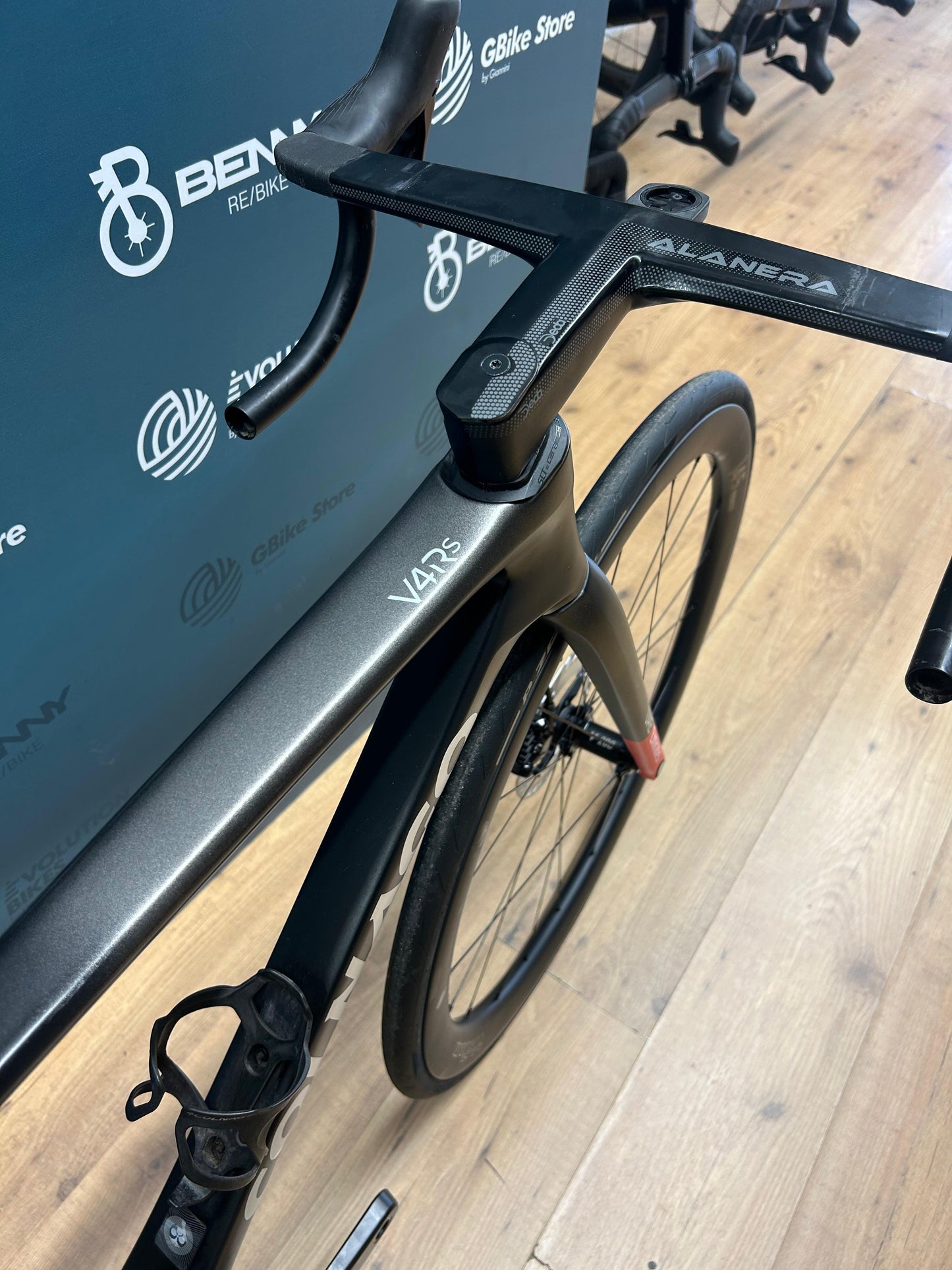 Colnago V4RS EAU Emirates Tamaño 455 - Usado