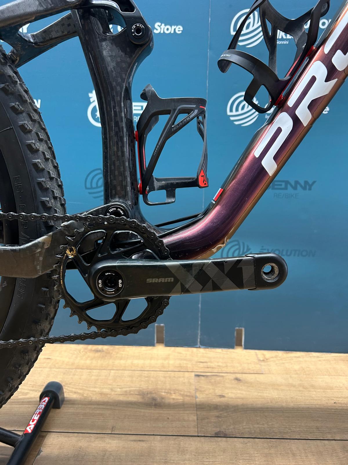 Protek Futura Limited Edition Size L - Used