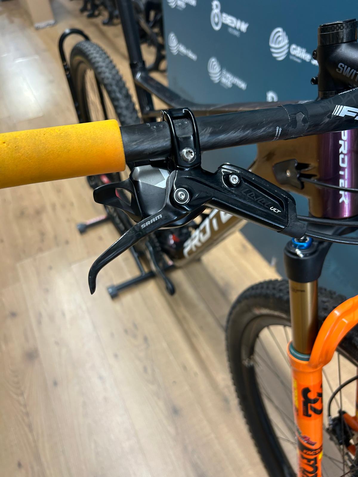 Protek Futura Limited Edition Size L - Used