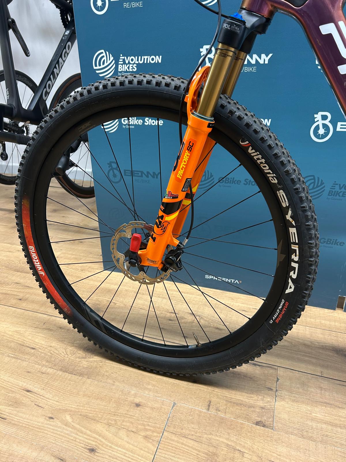 Protek Futura Limited Edition Size L - Used