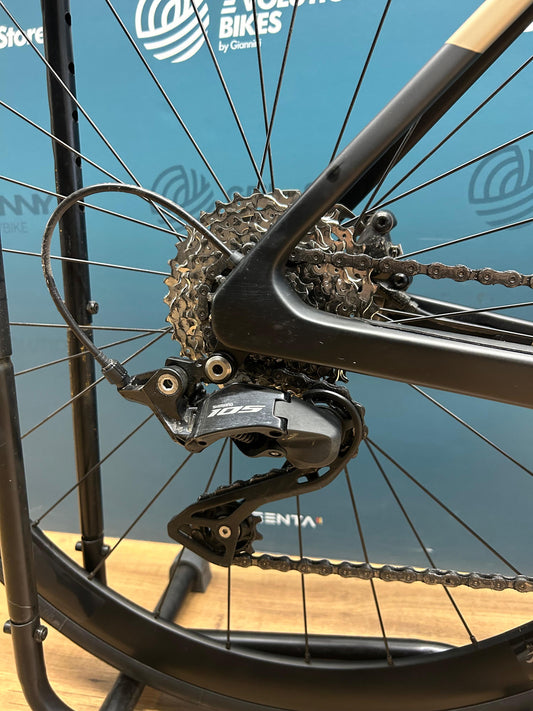 Rozmiar podniesienia megamo S - Używany