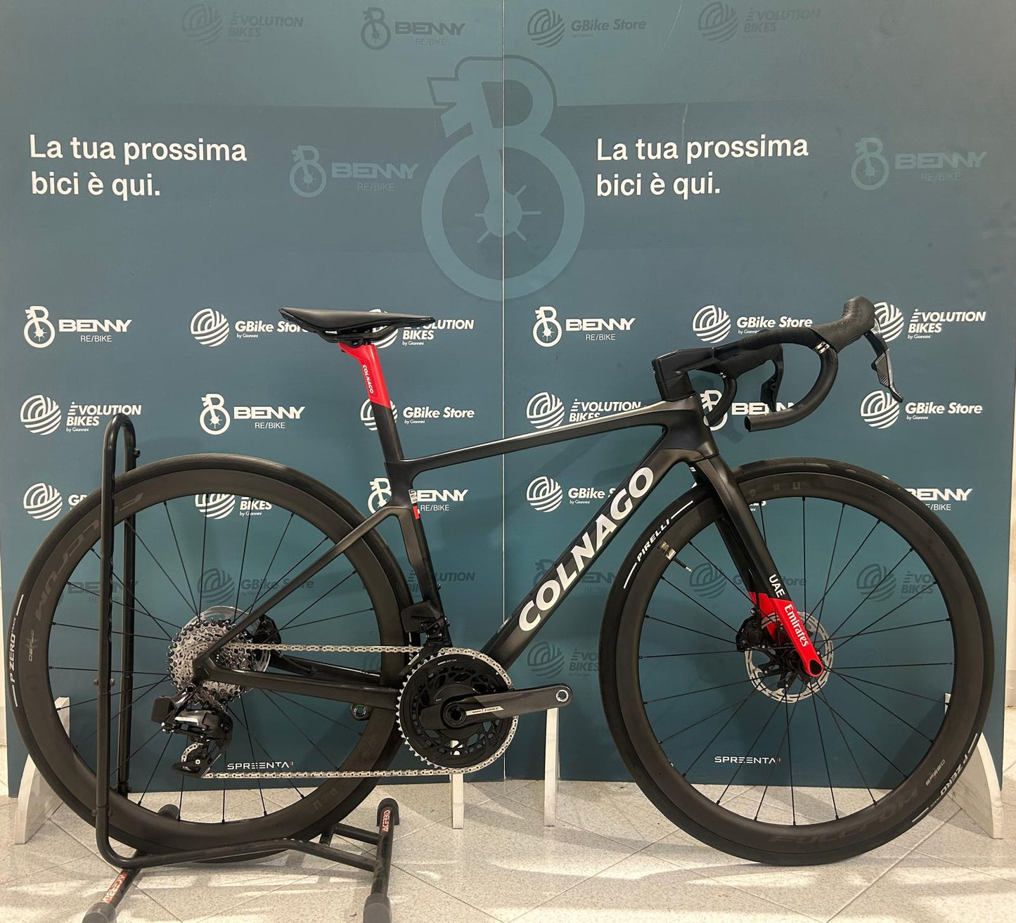 Colnago V4RS UAE Emirates Size 420