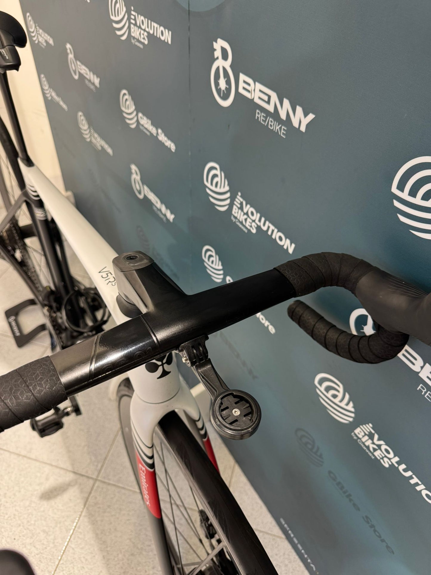 Colnago V5Rs Dura-Ace R9270 Di2 12v Peso ligero Tamaño 45.5 - Usado