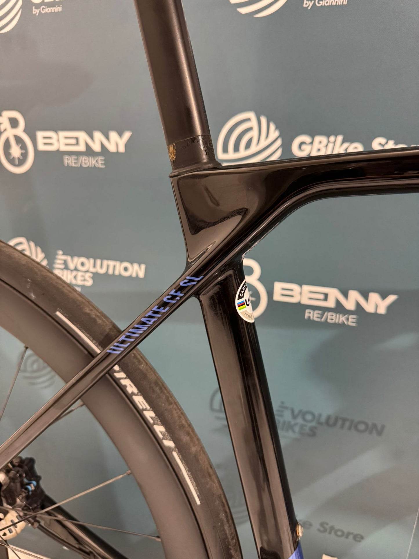 Canyon Ultimate CF SL 8 Aero-Größe S - Gebraucht