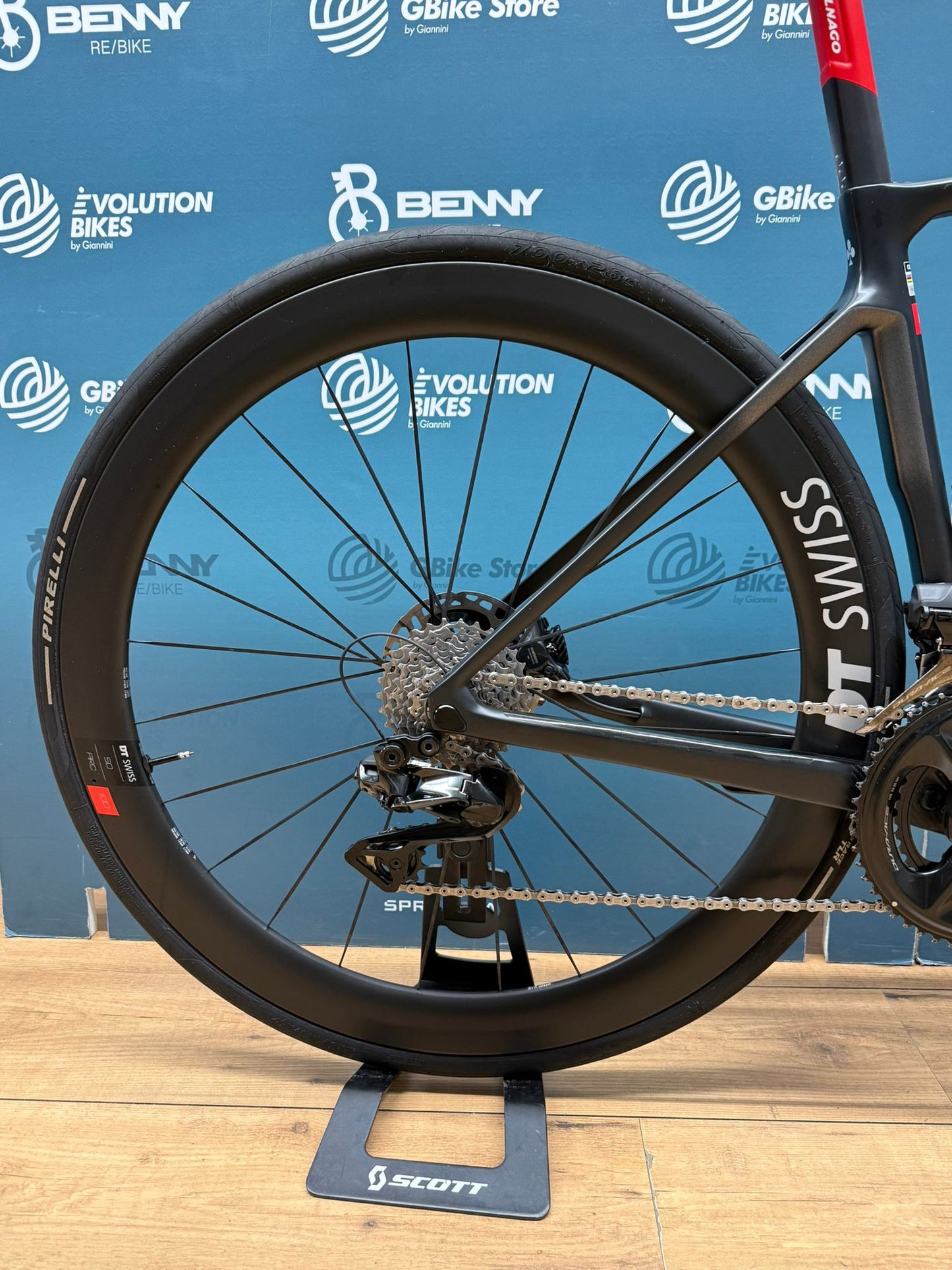 Colnago V4rs ZEA Emirates rozmiar 455 Dura-Ace di2 - Używany