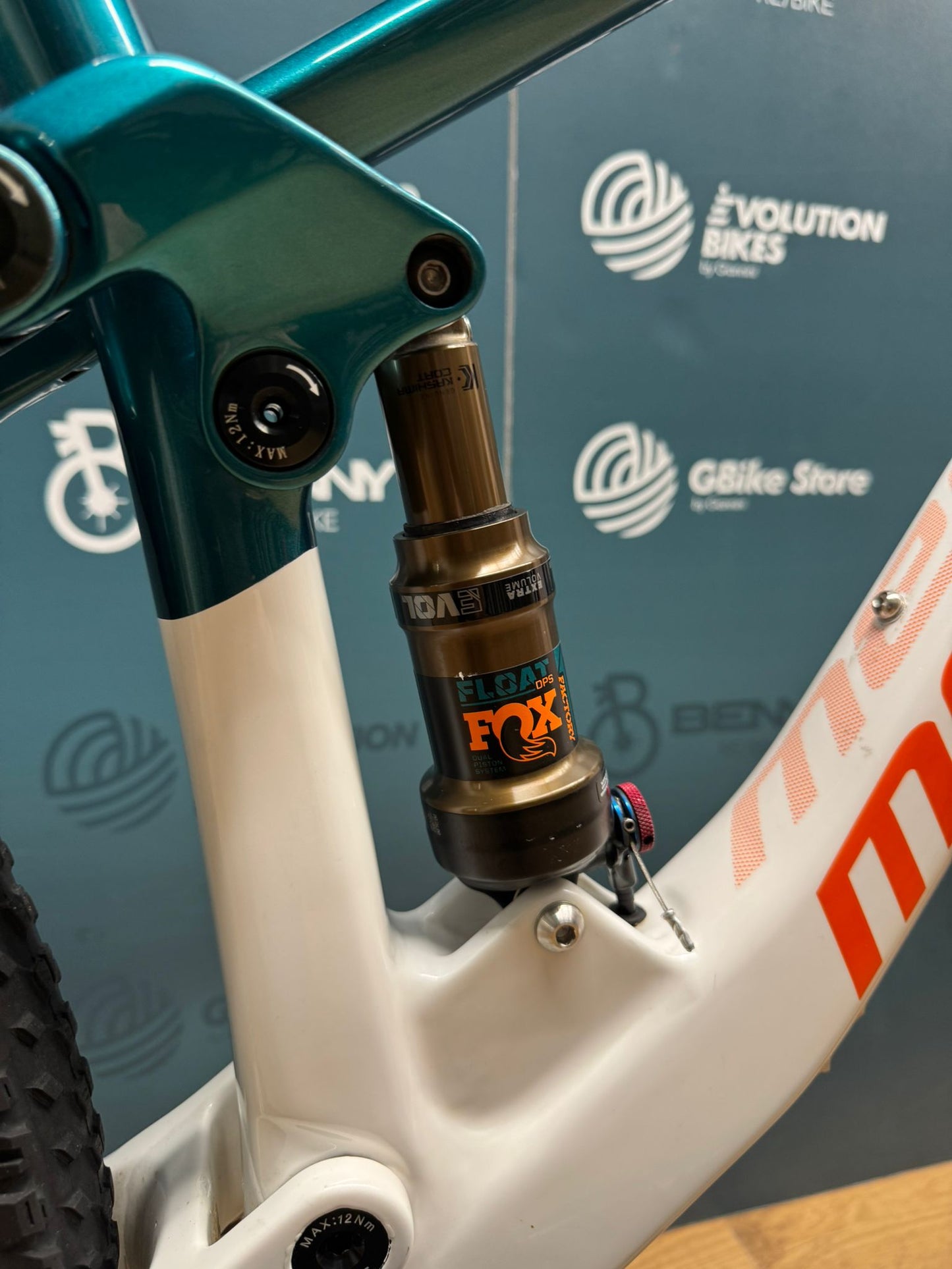 Megamo Piste XX1 Taille M - Utilisé