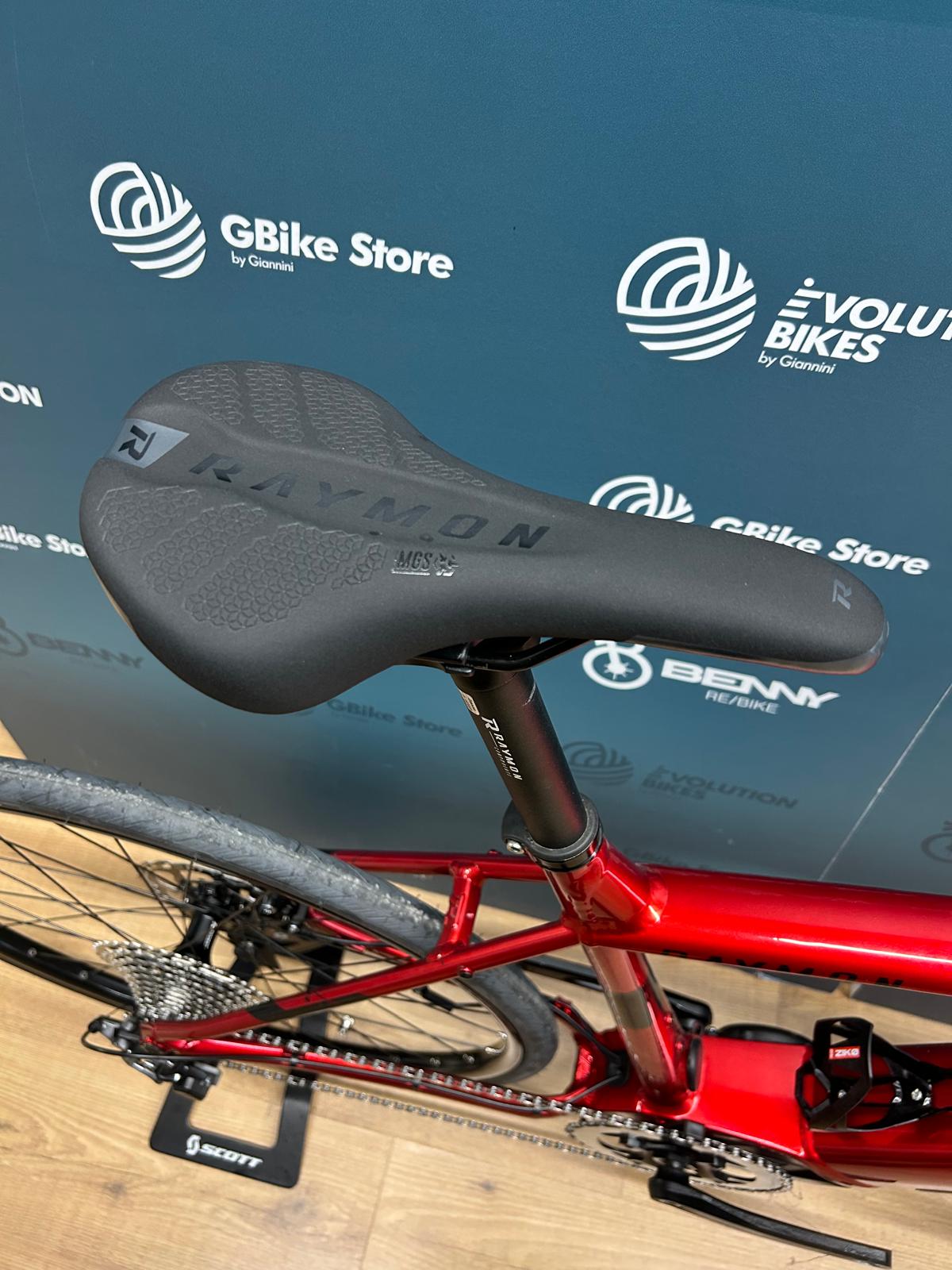 Raymon Gravelray E 7.0 Tamaño M - Usado