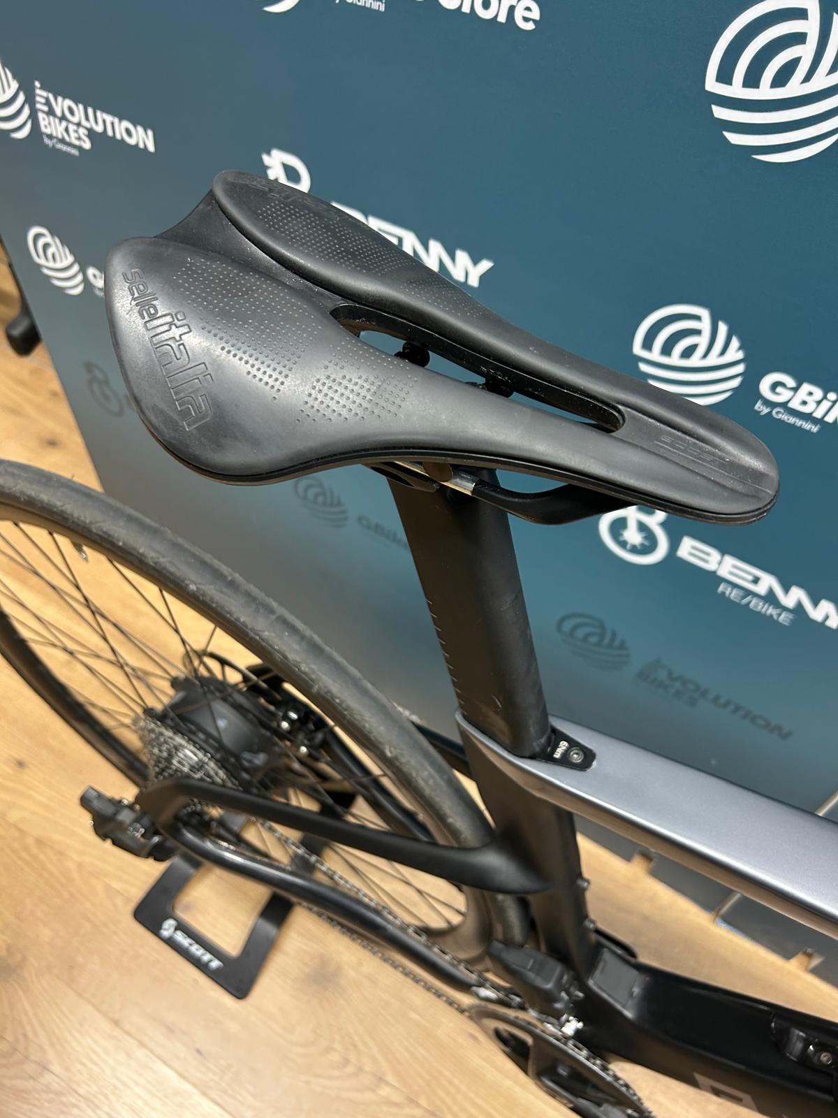 F-Moser Road - Rival Axs Size S - Used