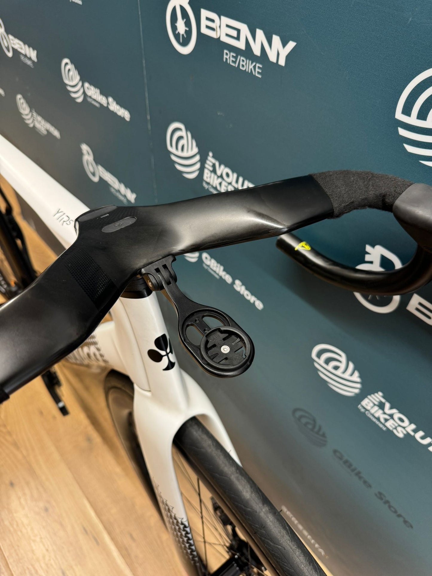 Colnago Y1Rs Dura-Ace Di2 Vision SC45 Taille EAU M - Utilisé