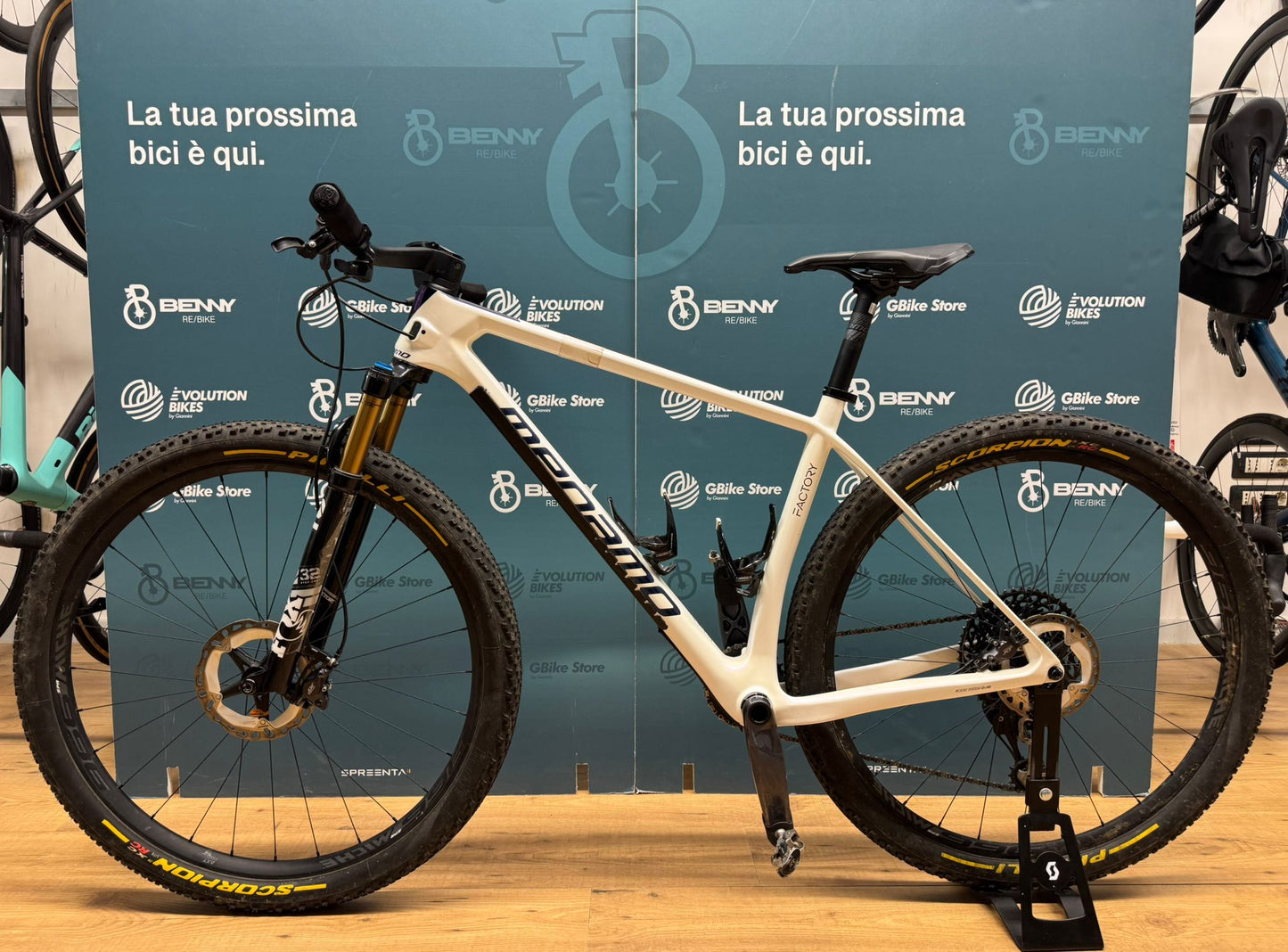 Tamaño Megamo Factory AXS L - Usado