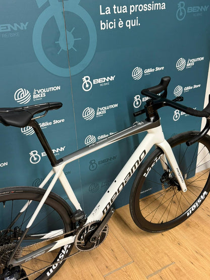 Cięcia Megamo Raise M - Używany