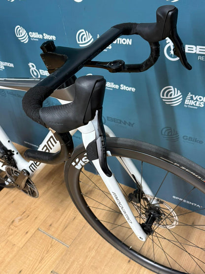 Cięcia Megamo Raise M - Używany