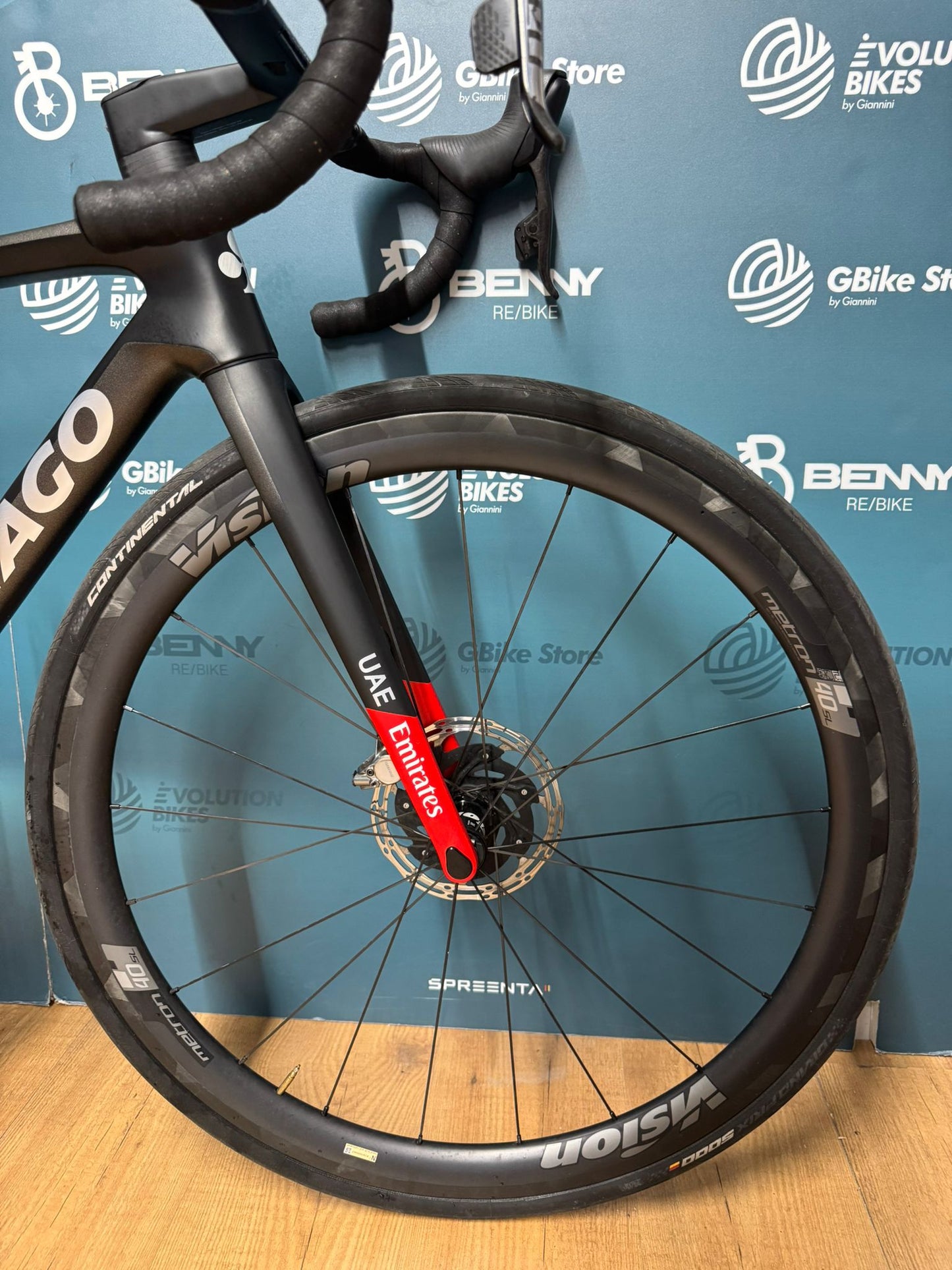 Colnago V4Rs UAE Emirates Red AXS Größe 45,5