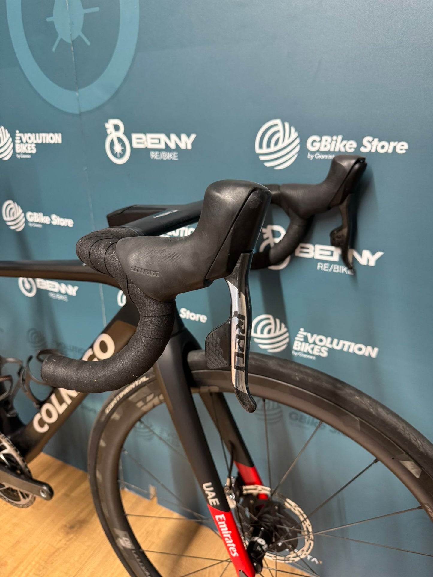 Colnago V4Rs UAE Emirates Red AXS Größe 45,5