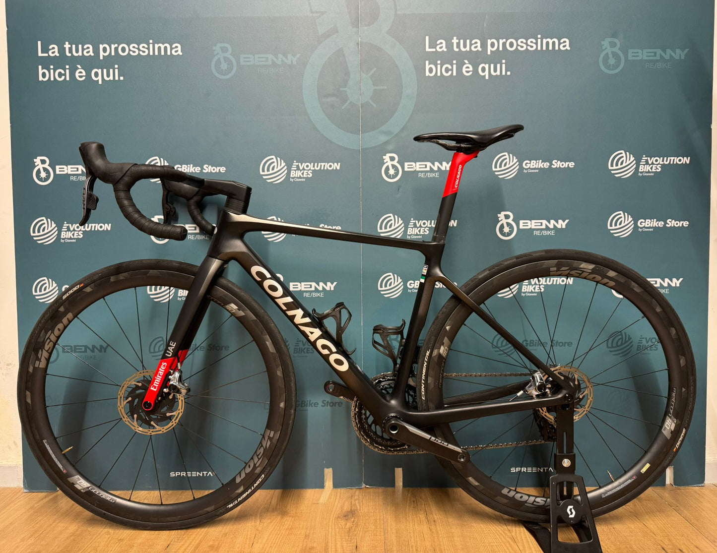 Colnago V4Rs UAE Emirates Red AXS Größe 45,5