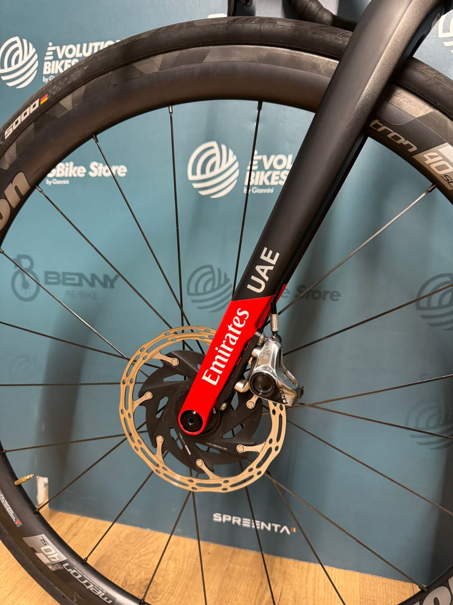 Colnago V4Rs UAE Emirates Red AXS Größe 45,5