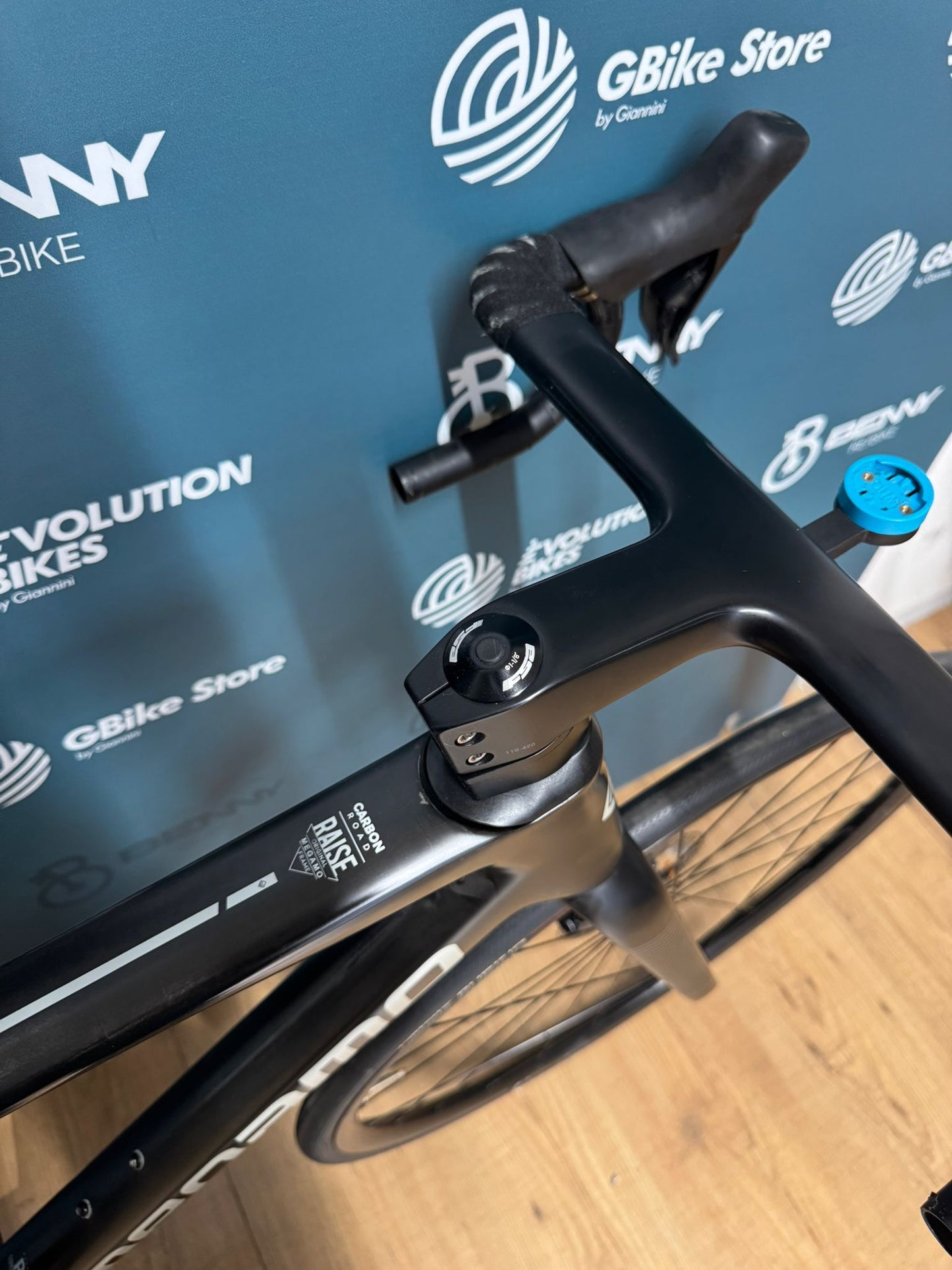 Megamo Raise Ultegra Di2 12v Scheibengröße M - Gebraucht