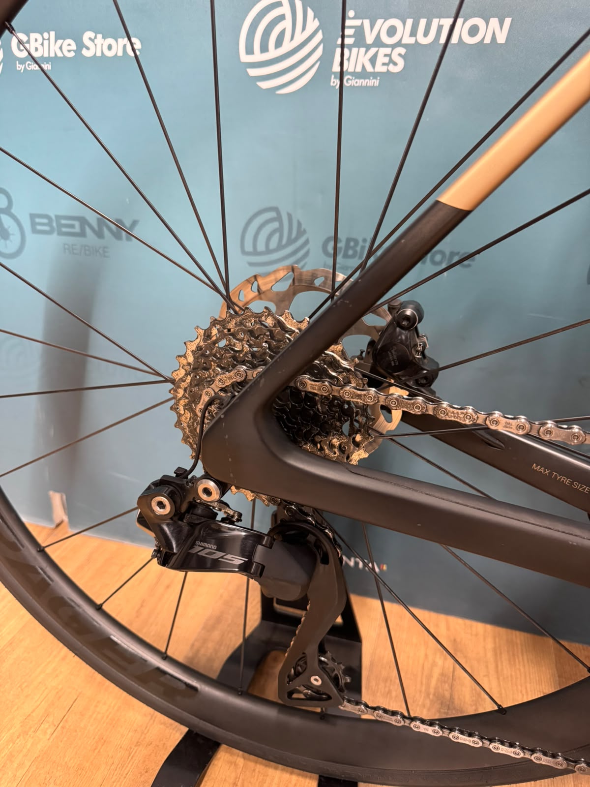 Megamo Raise 15 Disc Di2 Taglia L - Usata