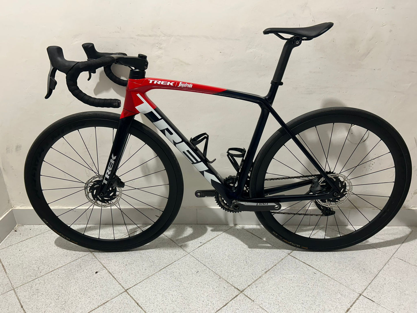 Trek Emonda SLR 7 axe + dimensiunea puterii 54 - utilizat