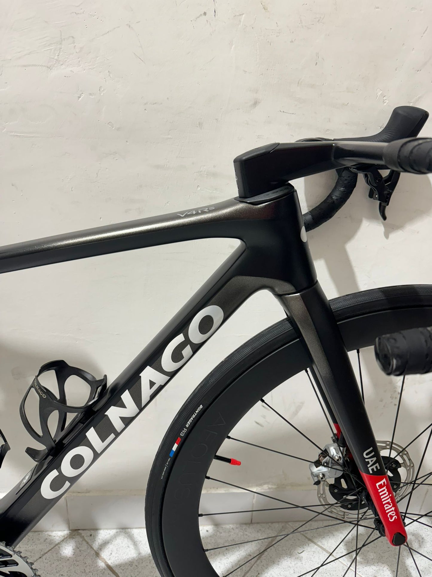 Colnago V4RS UAE Emirates -koko 42S - Käytetty