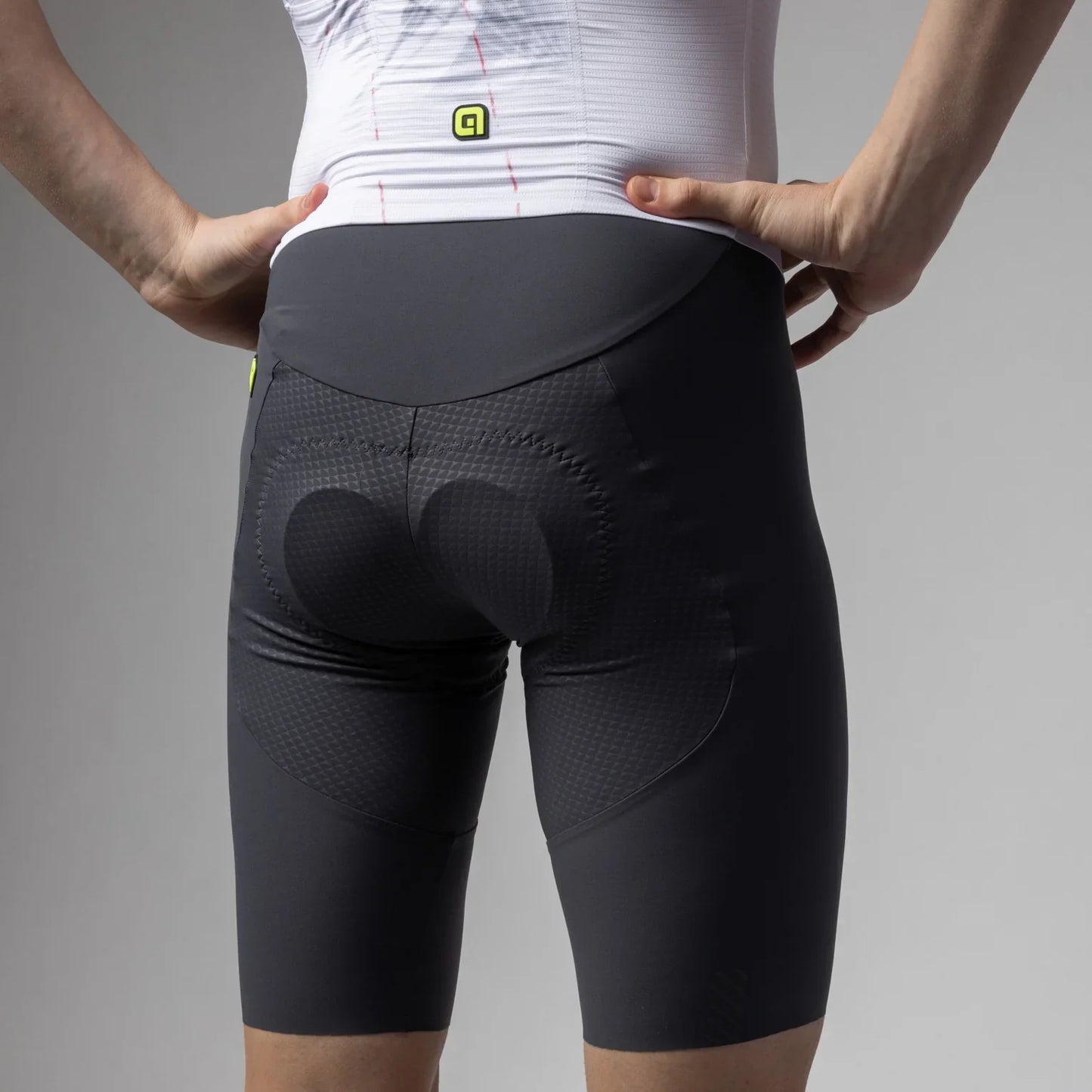 Körper alè pr-e Mirror 2025